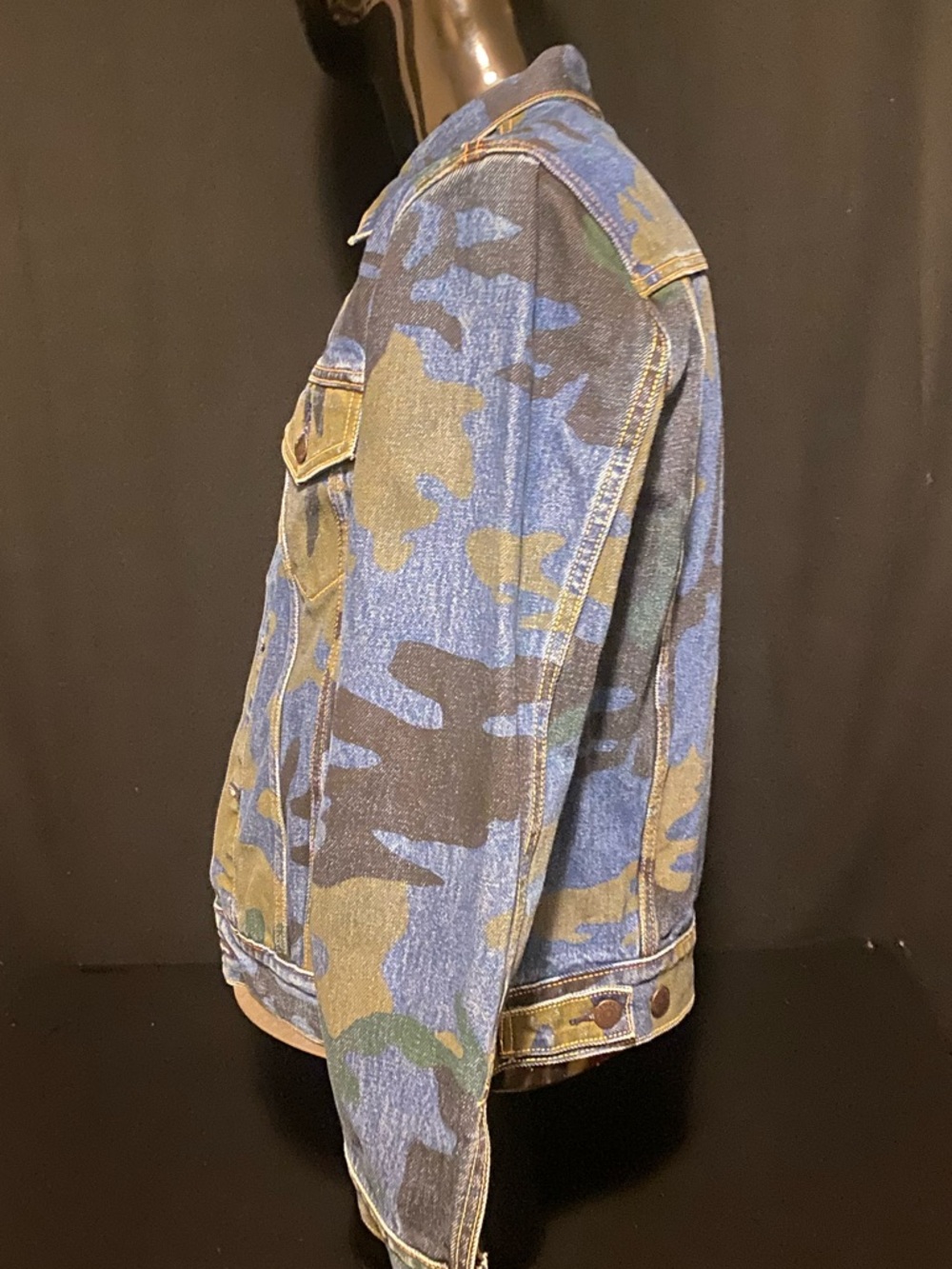 Levi's Blue and Green Camo Denim Jacket  Special Edition Only worn once - Picture 4 of 13